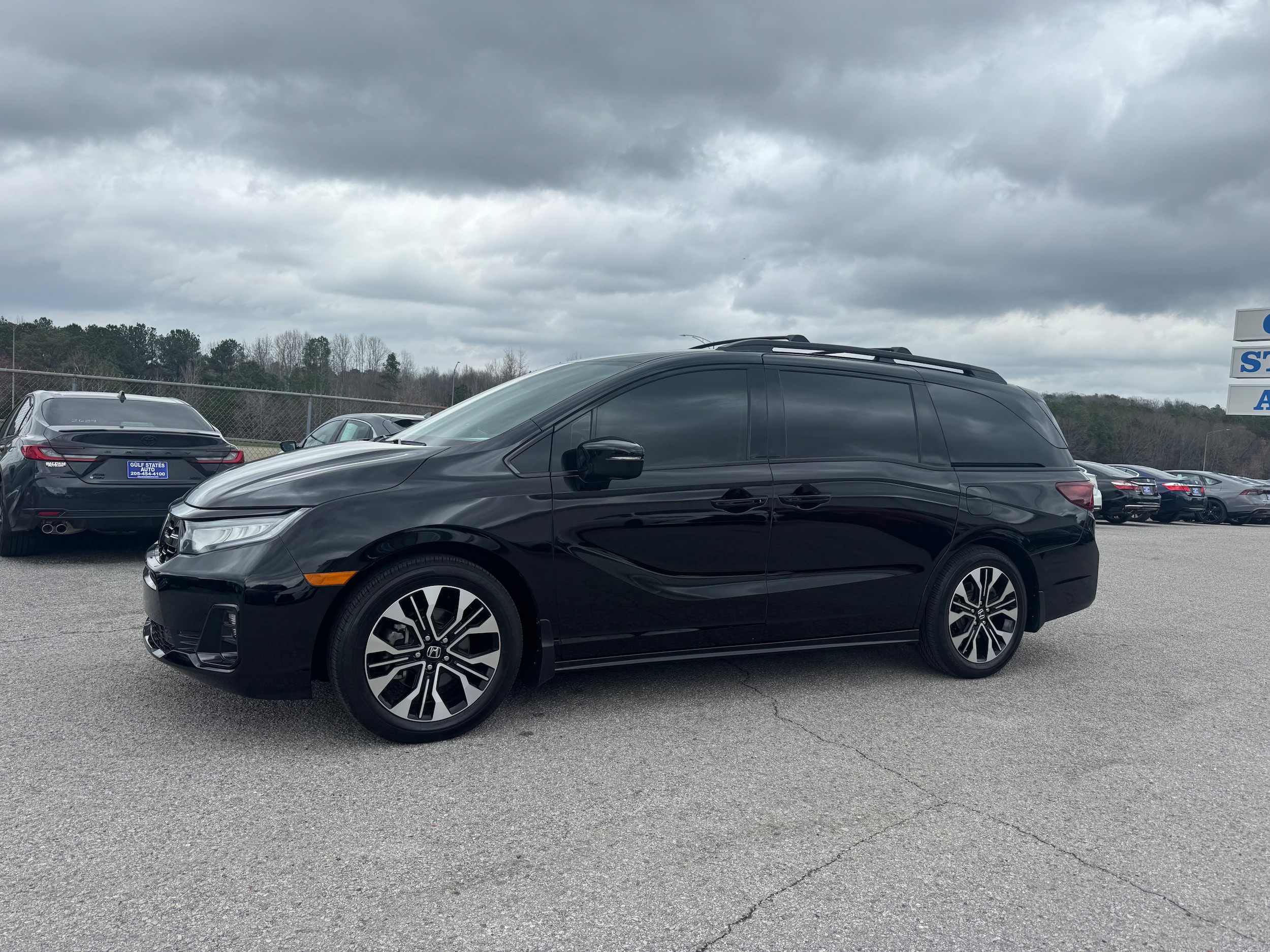 2025 Honda Odyssey Elite's photo