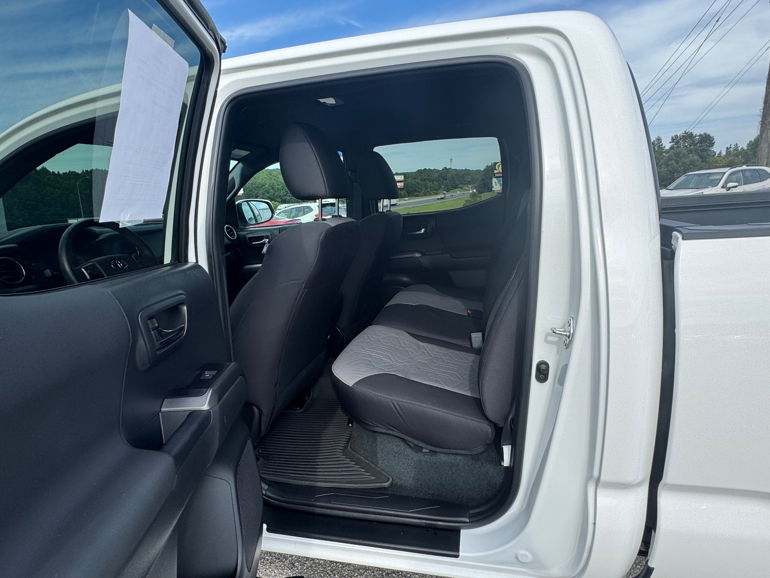 2023 Toyota Tacoma TRD Sport - Photo 11