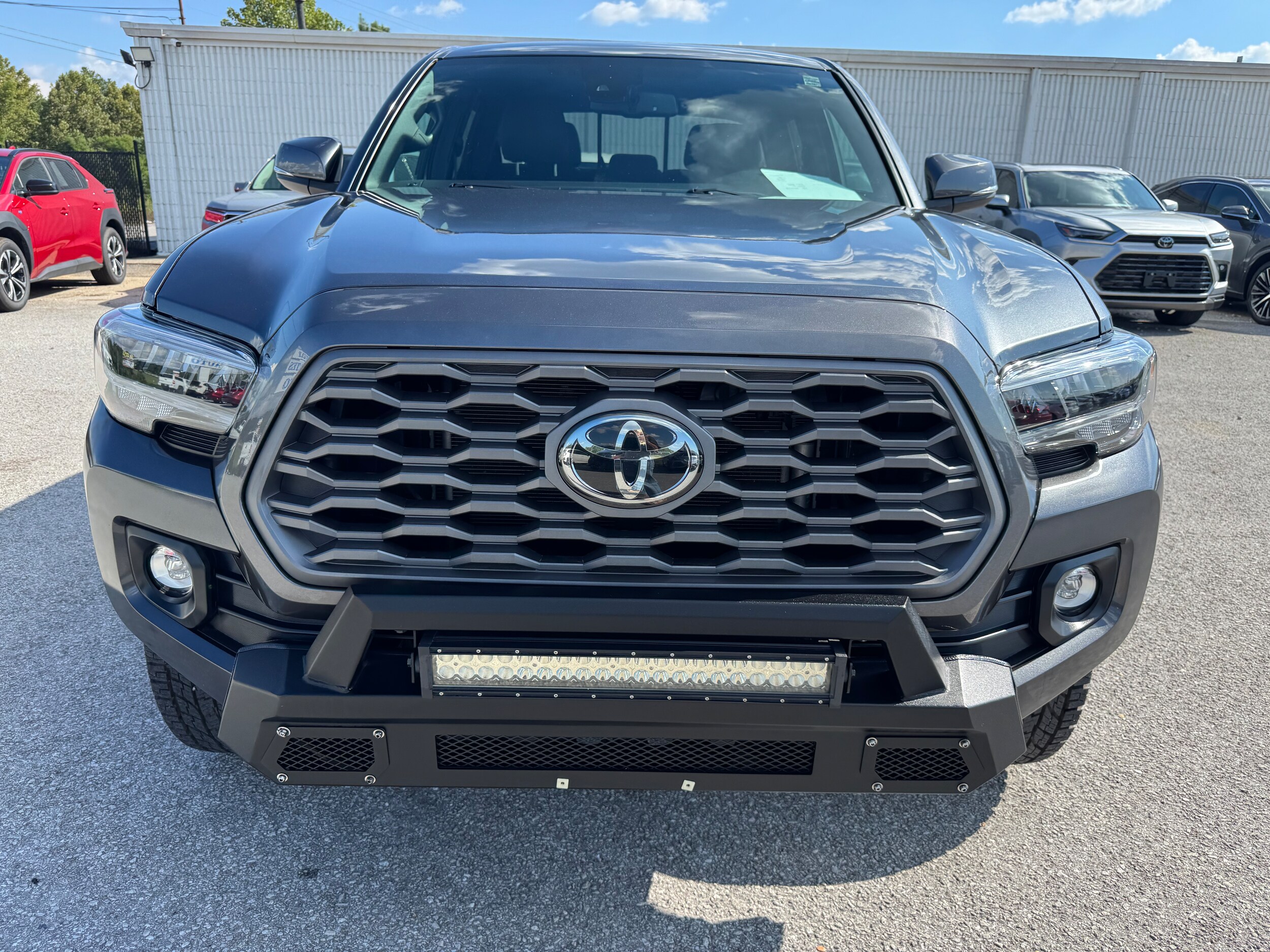 2022 Toyota Tacoma TRD V6 photo 3