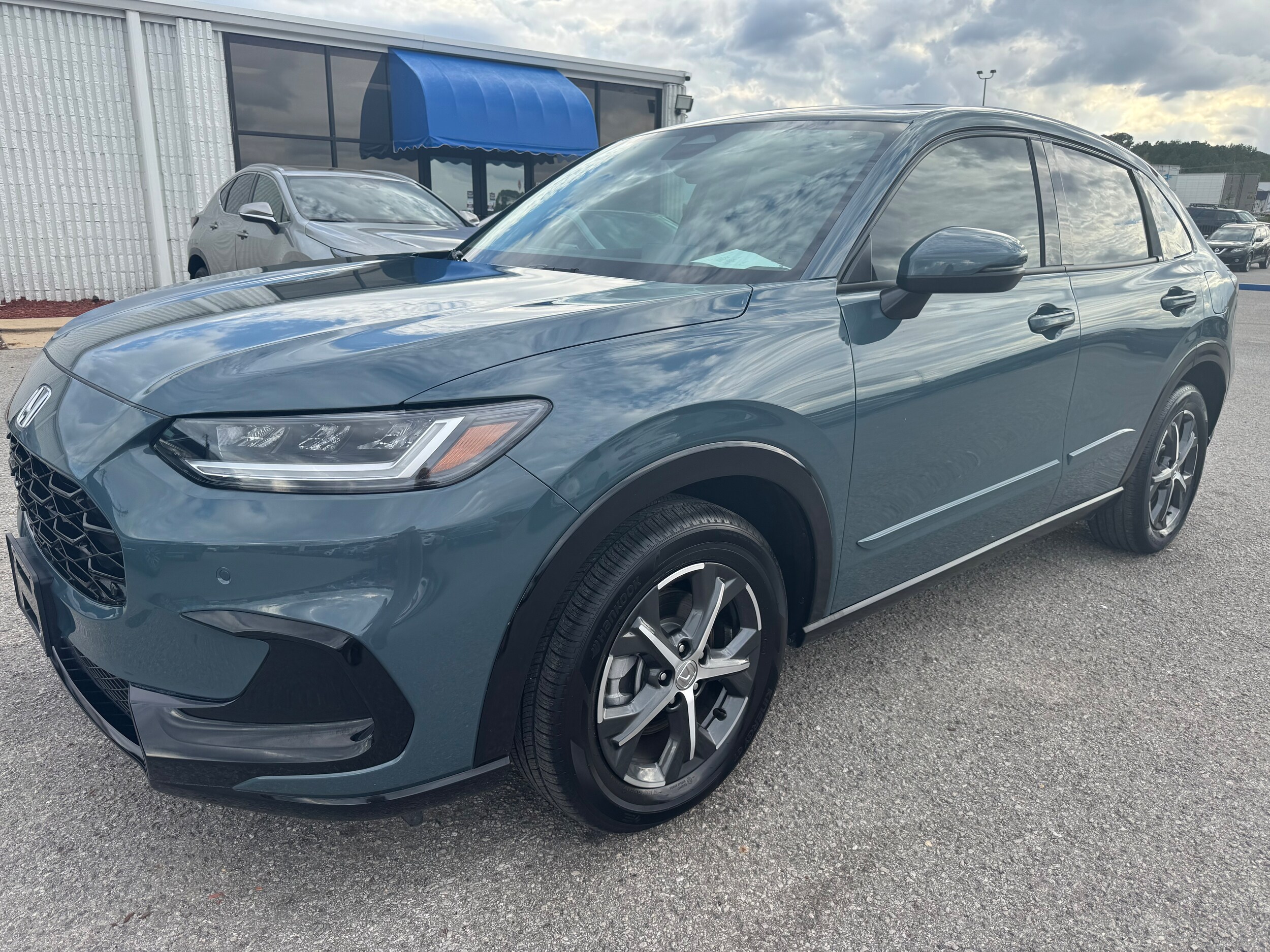 2025 Honda HR-V EX-L photo 2