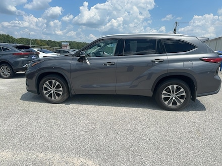 2022 Toyota Highlander XLE AWD Sport Utility