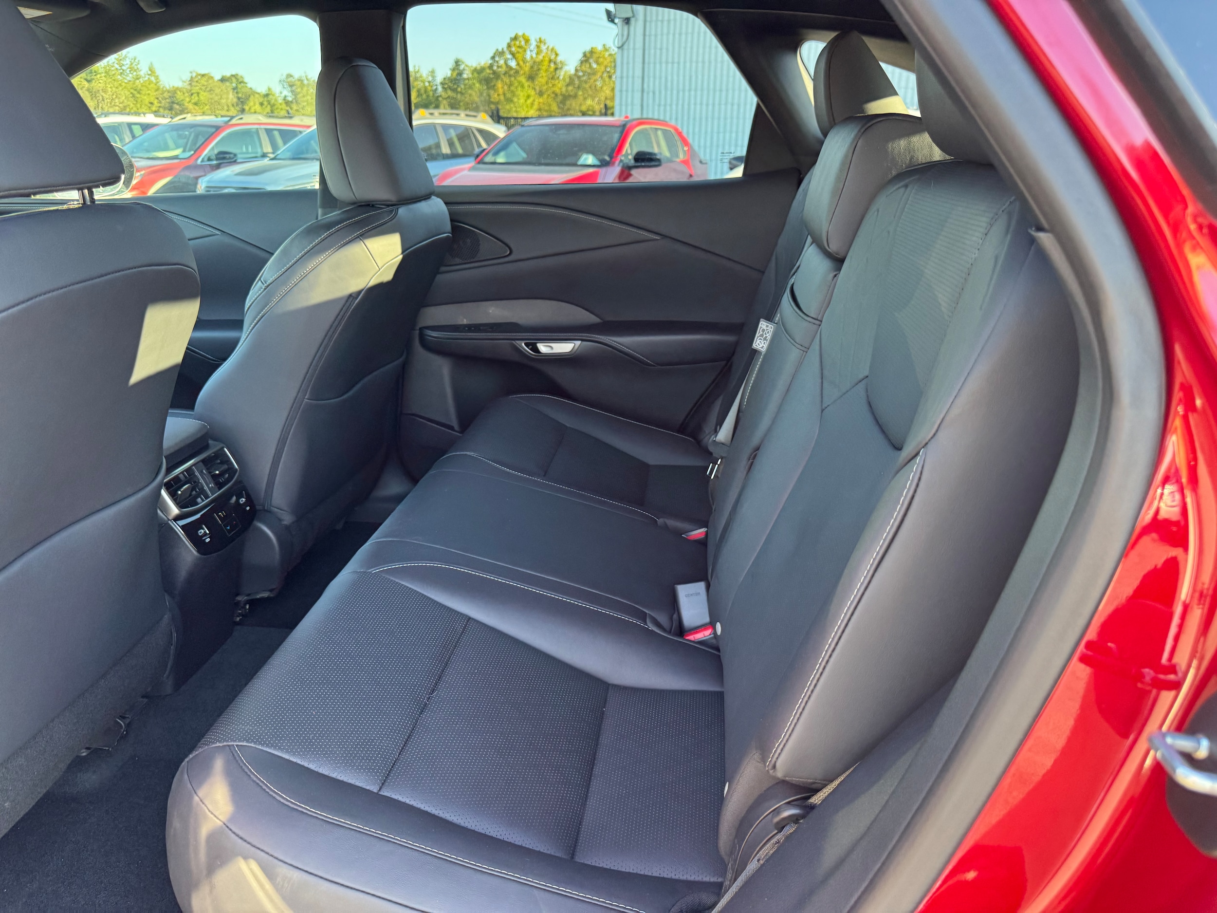 2025 Lexus RX 350 - Photo 26