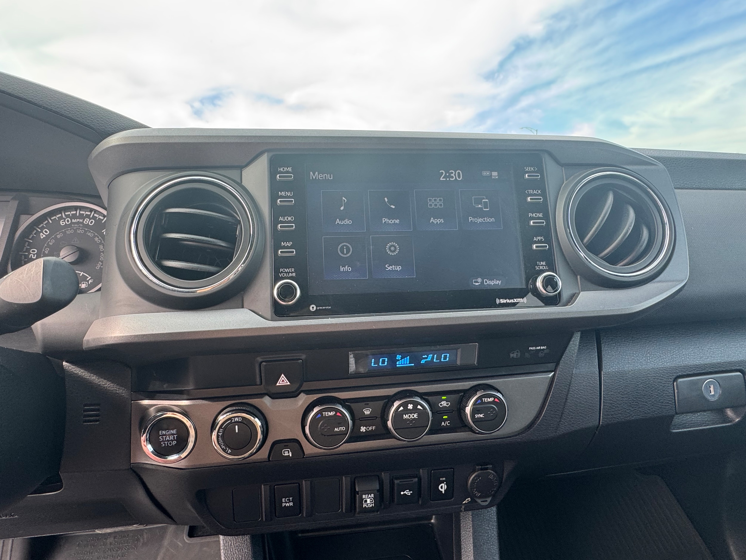 2023 Toyota Tacoma TRD Sport - Photo 19