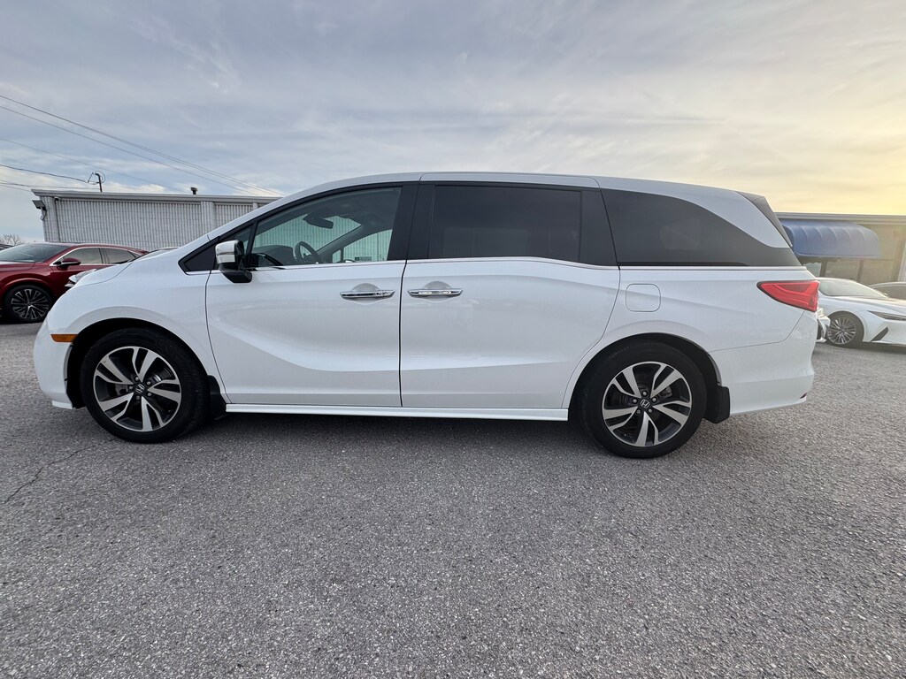 Used 2024 Honda Odyssey Touring Van