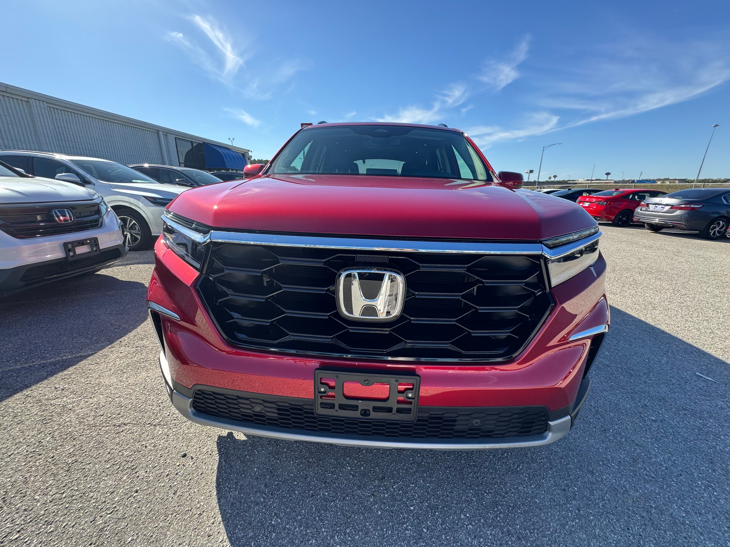 2025 Honda Pilot Touring photo 2