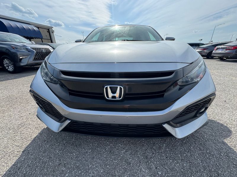 2018 Honda Civic Sport Touring photo 2