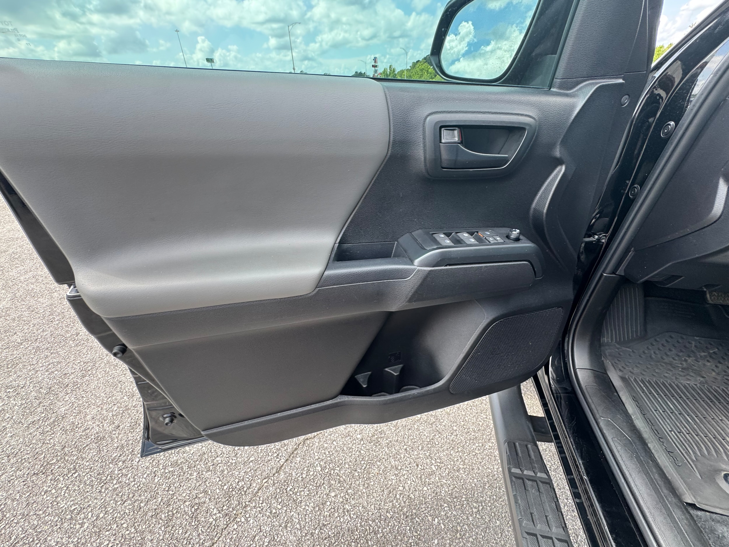 2023 Toyota Tacoma SR - Photo 12