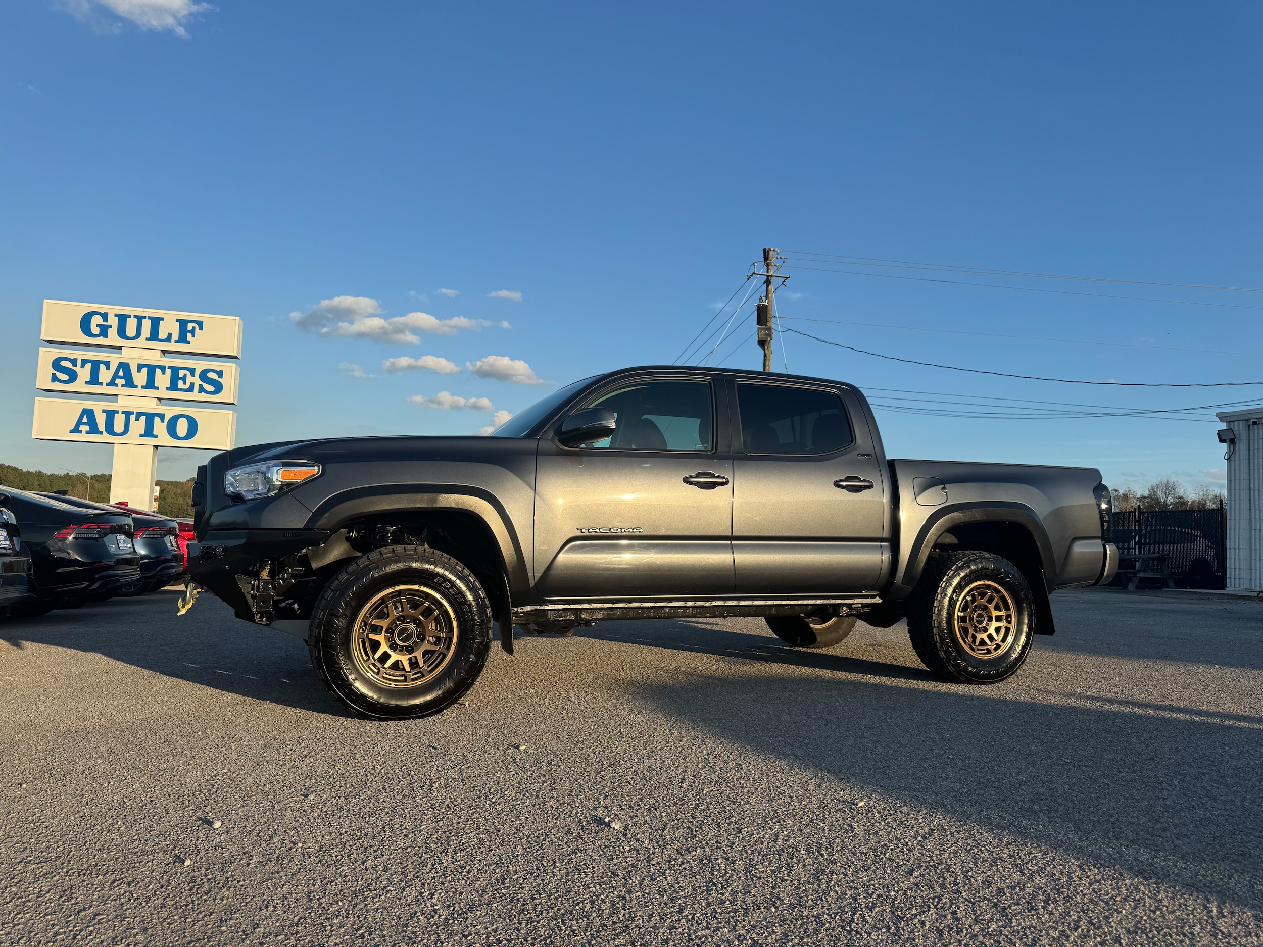 2023 Toyota Tacoma Trail's photo