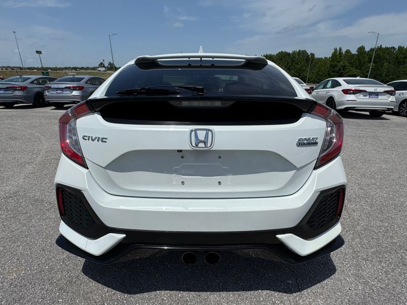 2017 Honda Civic Sport Touring Hatchback photo 4