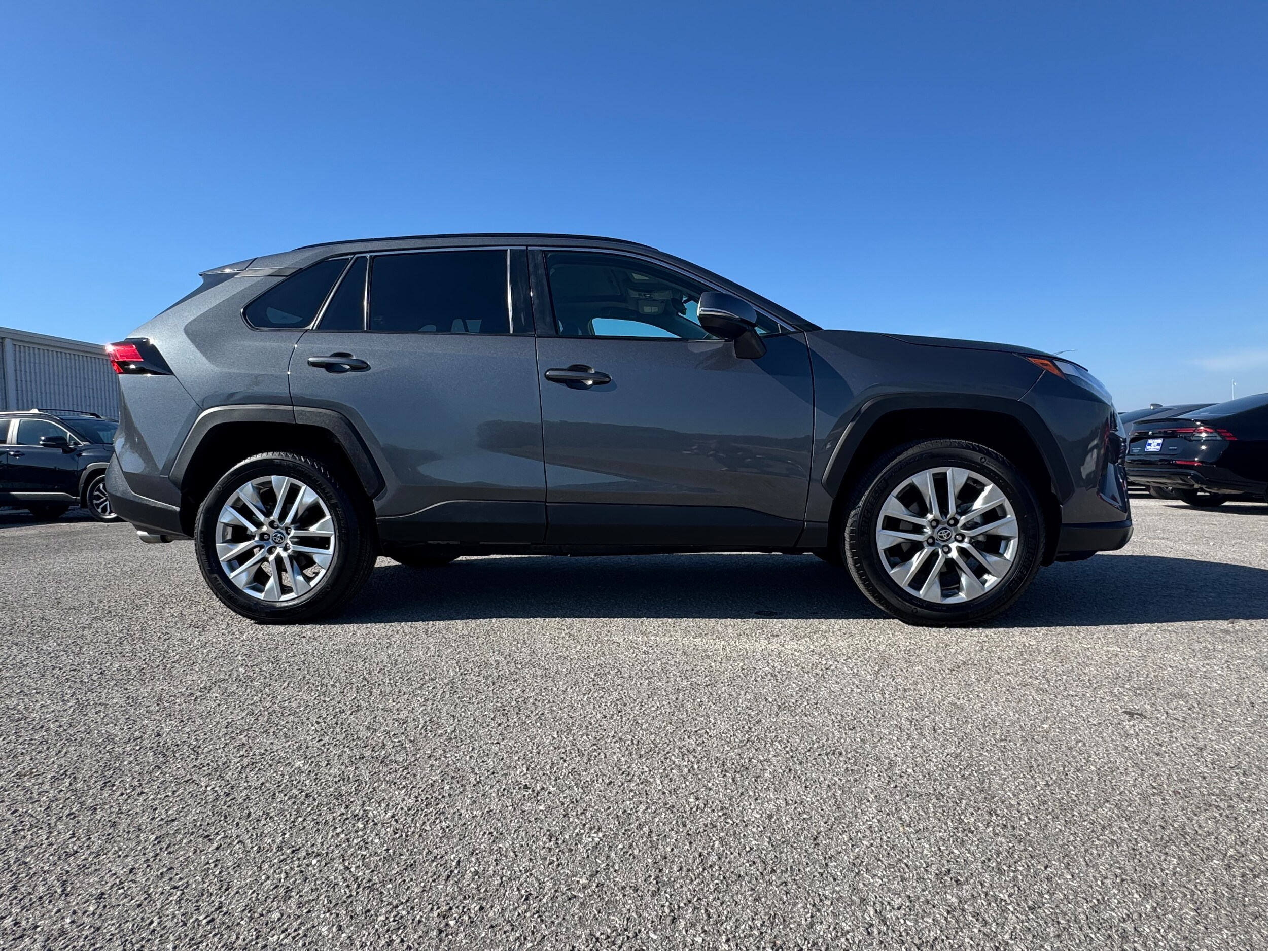 2024 Toyota RAV4 XLE Premium photo 3