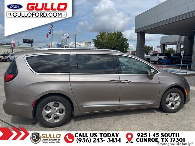 2018 Chrysler Pacifica Hybrid Limited photo 2