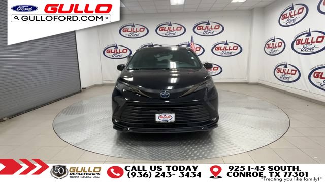 Certified 2024 Toyota Sienna Woodland Edition Minivan/Van