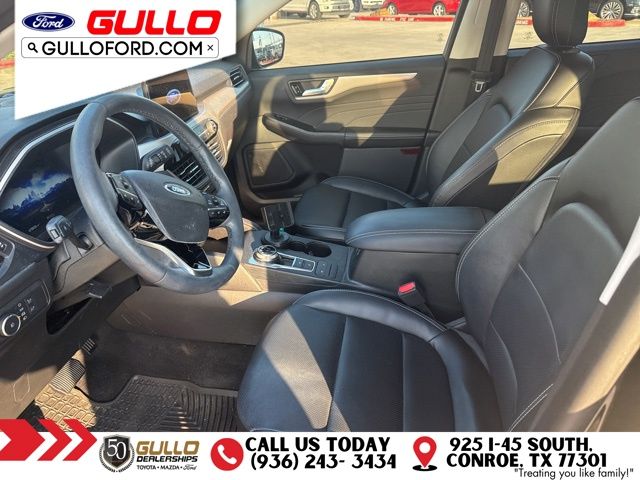 2022 Ford Escape SEL photo 4