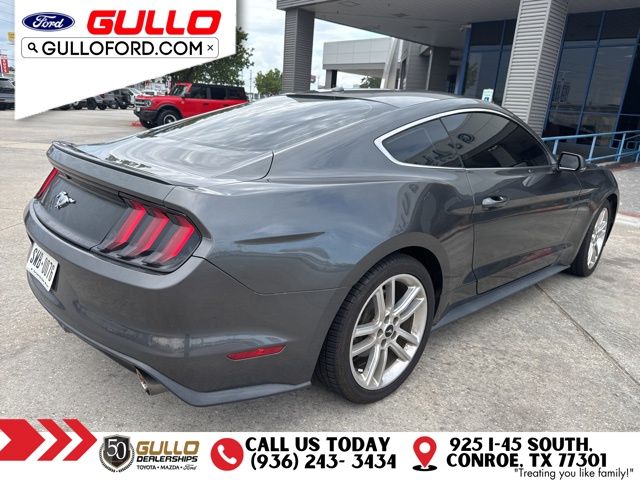 2017 Ford Mustang EcoBoost Premium photo 4