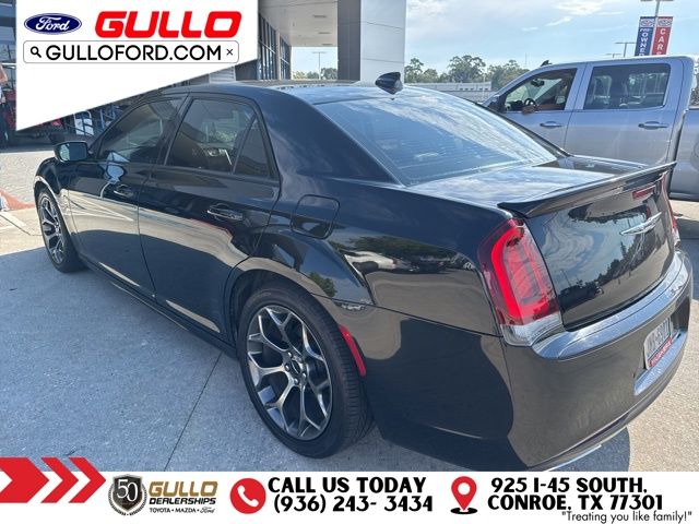 2017 Chrysler 300 S photo 4