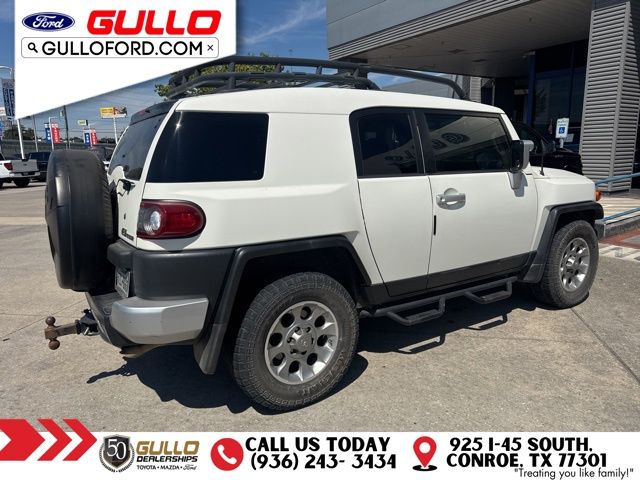 2013 Toyota FJ Cruiser Base photo 2