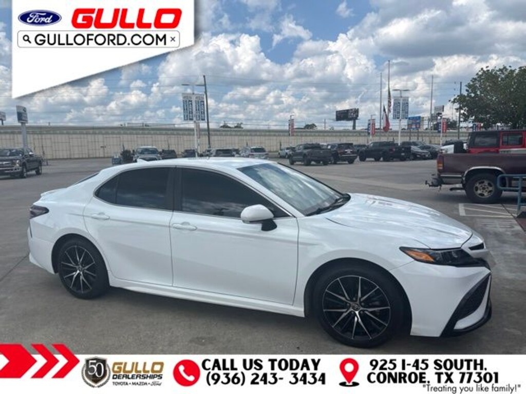 Used 2024 Toyota Camry SE Sedan