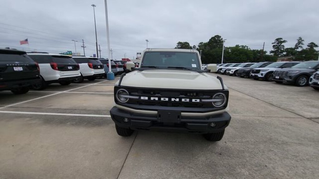 New 2026 Ford Bronco Outer Banks SUV