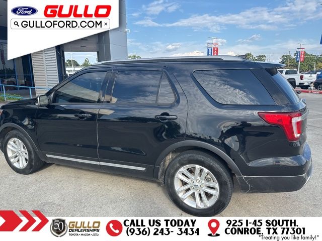 2017 Ford Explorer XLT photo 3