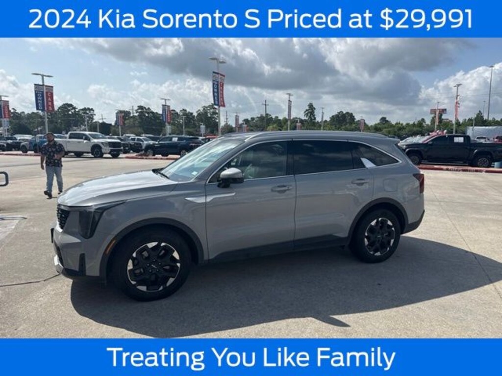 Used 2024 Kia Sorento S SUV