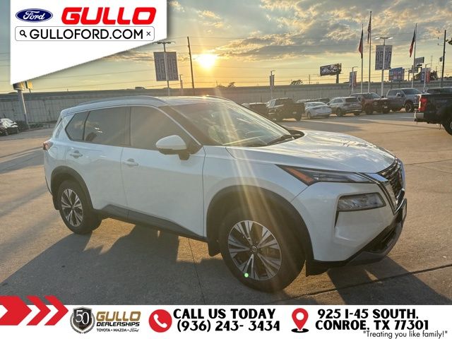 2021 Nissan Rogue SV photo 2