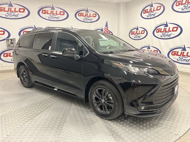 Certified 2024 Toyota Sienna Woodland Edition Minivan/Van