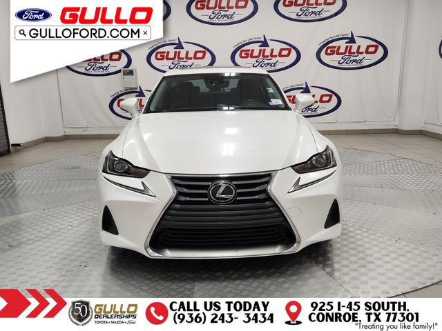 2020 Lexus IS 300 photo 2