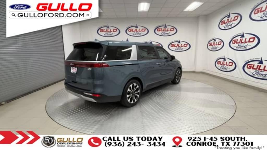 Used 2024 Kia Carnival EX Minivan/Van