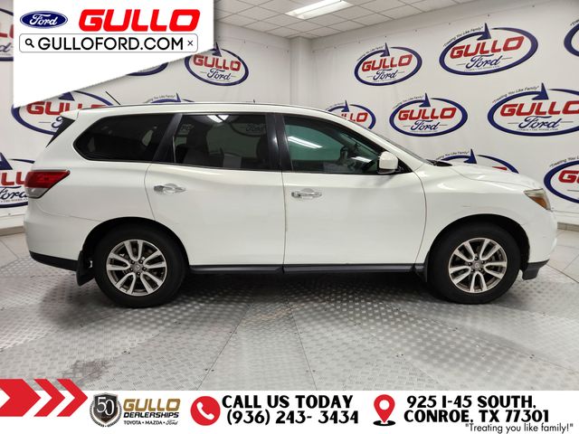 2014 Nissan Pathfinder S photo 3