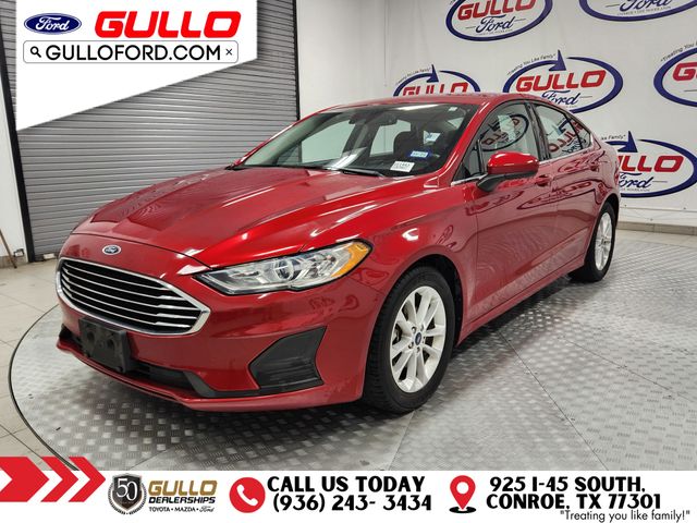 2020 Ford Fusion SE photo 2