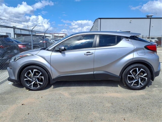 2018 Toyota C-HR XLE Premium photo 2