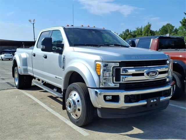 2017 Ford F-450 photo 2