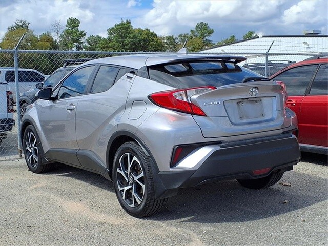2018 Toyota C-HR XLE Premium photo 3