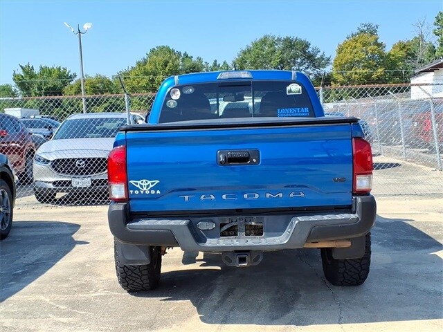 2017 Toyota Tacoma SR5 Sport TRD Pro photo 3