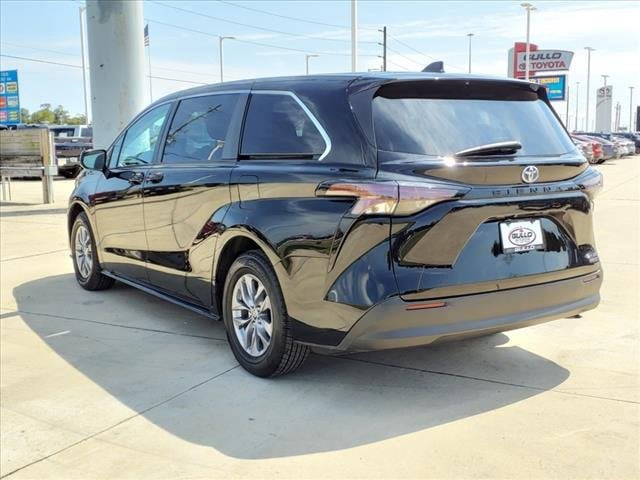 Certified 2023 Toyota Sienna LE with VIN 5TDKRKEC8PS162978 for sale in Conroe, TX