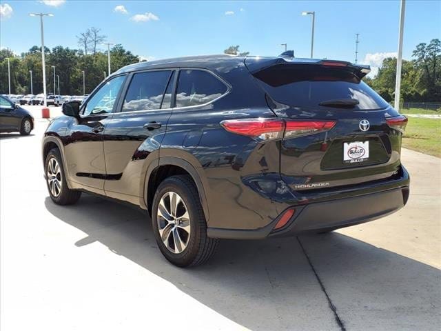 Certified 2023 Toyota Highlander XLE with VIN 5TDKDRAH7PS031484 for sale in Conroe, TX