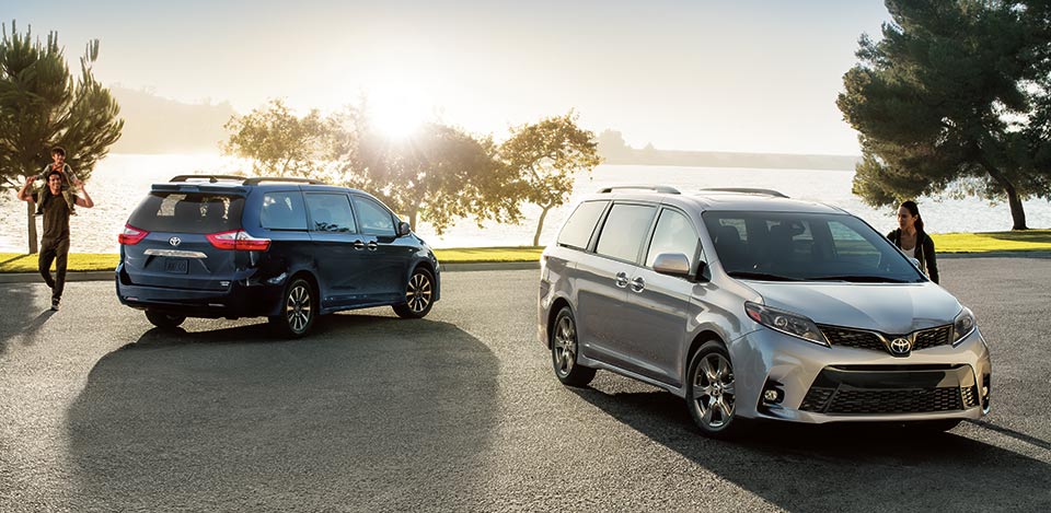 2020 Toyota Sienna Minivan in Conroe, TX | Gullo Toyota