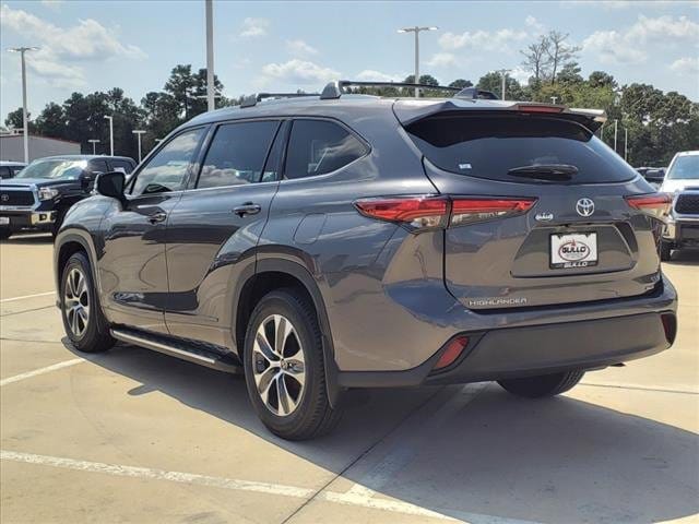 Certified 2021 Toyota Highlander XLE with VIN 5TDGZRAH4MS085781 for sale in Conroe, TX