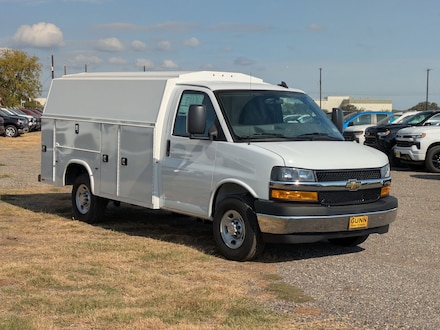2025 Chevrolet Express Cutaway Work Van Truck