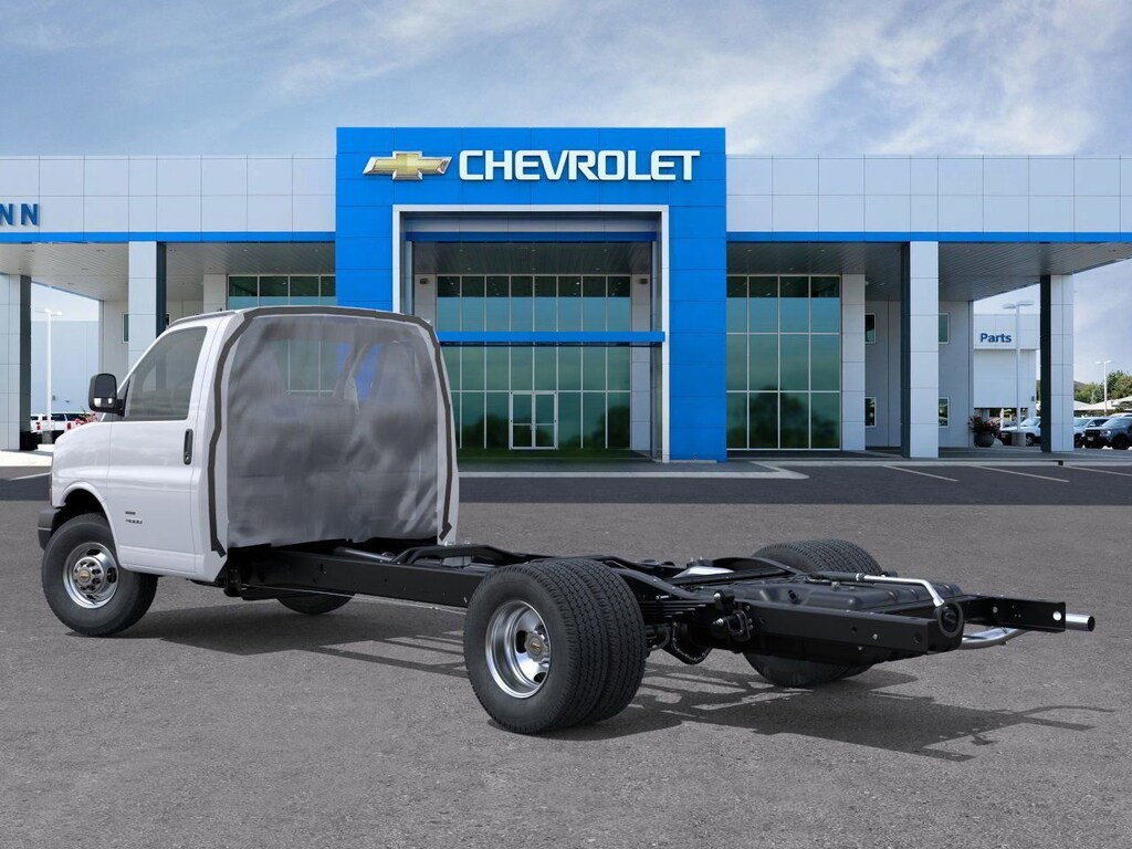 New 2025 Chevrolet Express Cutaway 4500 4500 Van Truck