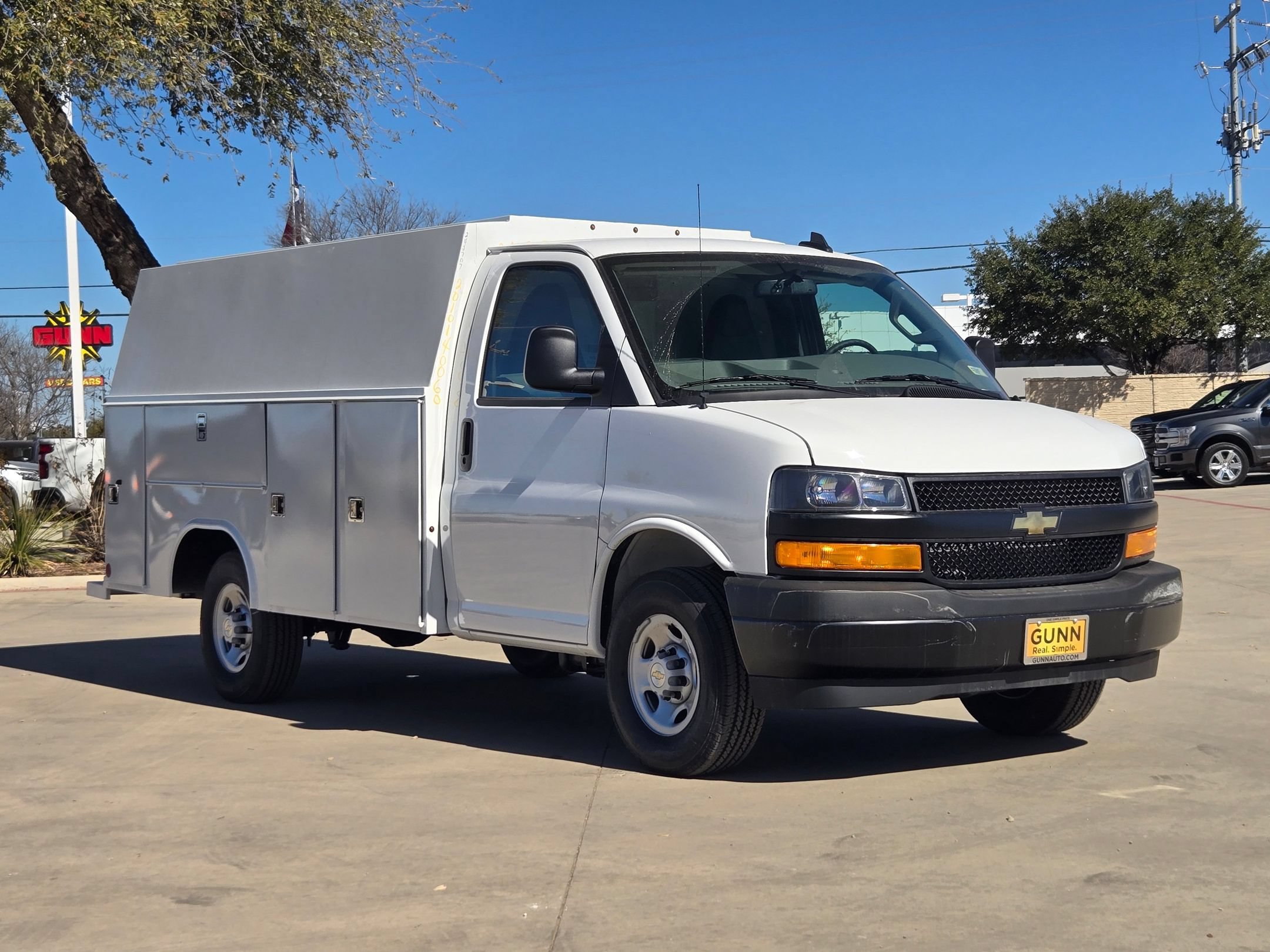 2025 Chevrolet Express Cutaway