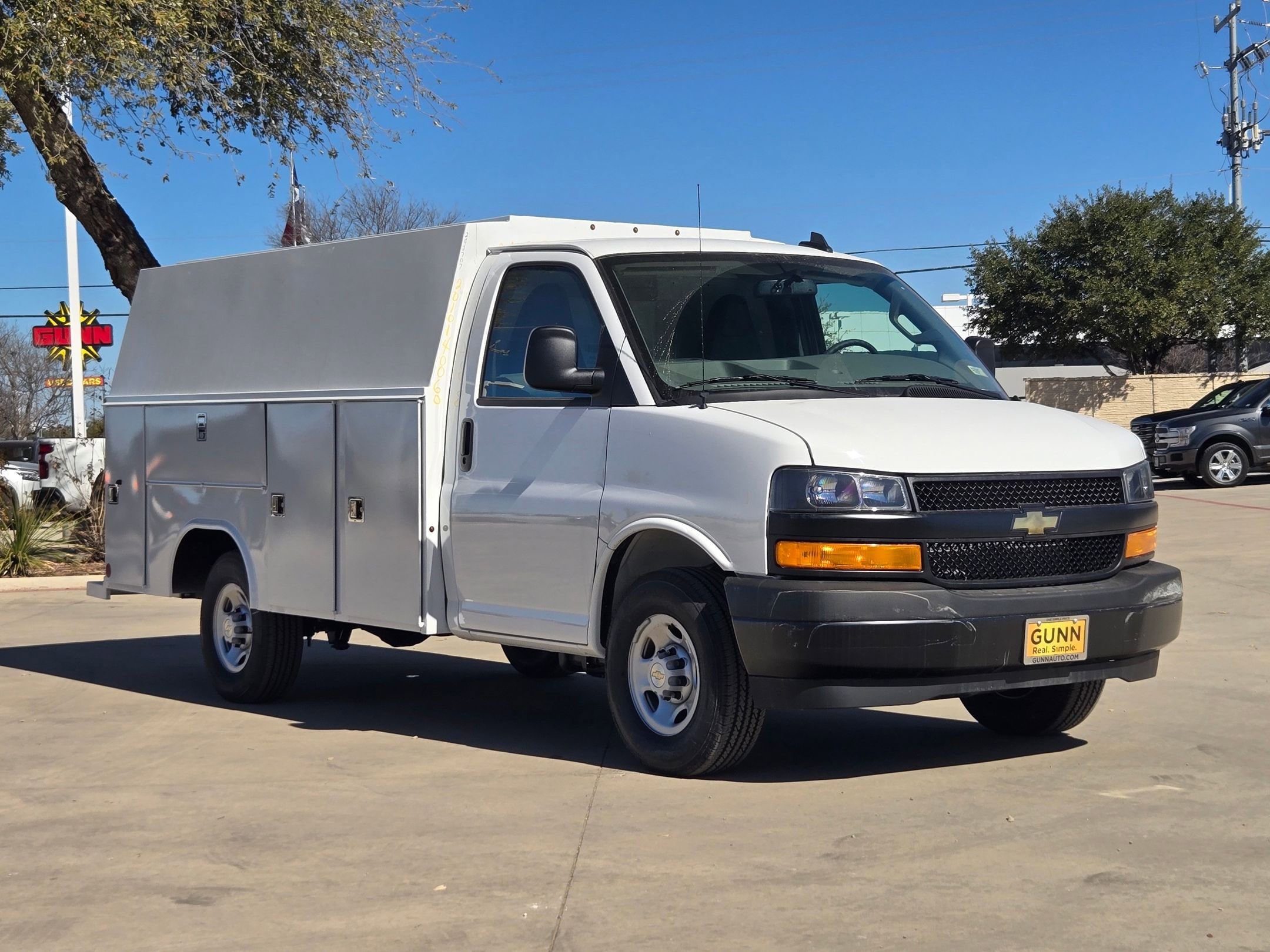2025 Chevrolet Express Cutaway