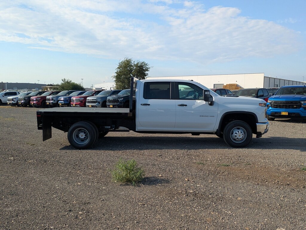 New 2025 Chevrolet Silverado 3500 HD Chassis Work Truck Truck Crew Cab