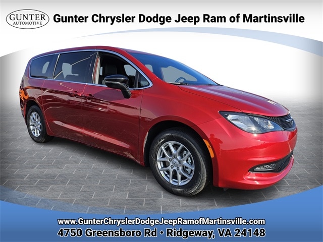 2026 Chrysler Voyager LX's photo