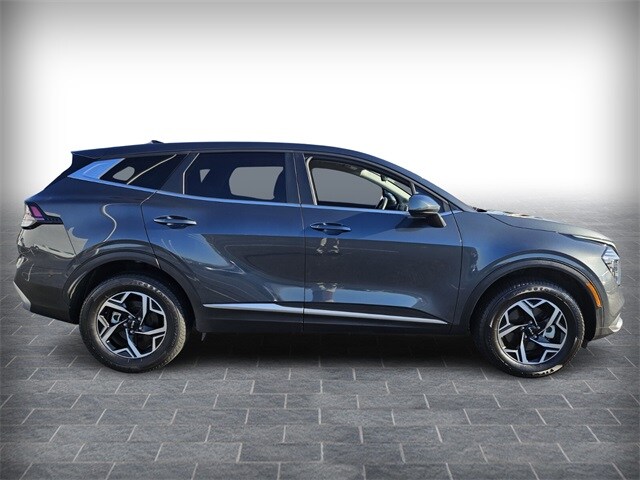 2024 Kia Sportage LX photo 2