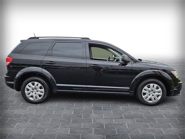Used 2019 Dodge Journey SE with VIN 3C4PDCAB5KT852788 for sale in Ridgeway, VA