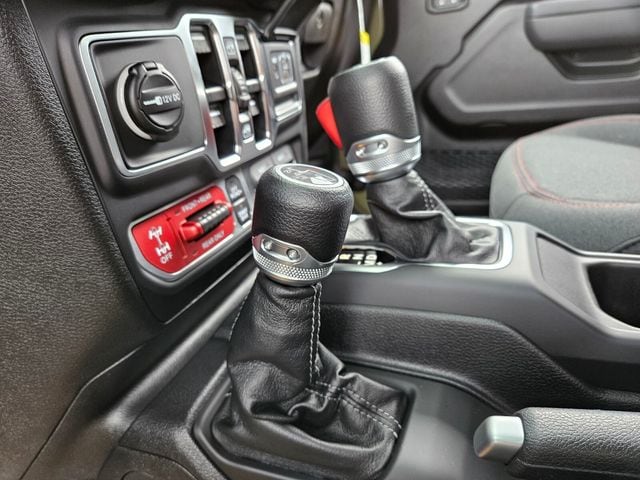 2025 Jeep Wrangler 4-Door Rubicon - Photo 11
