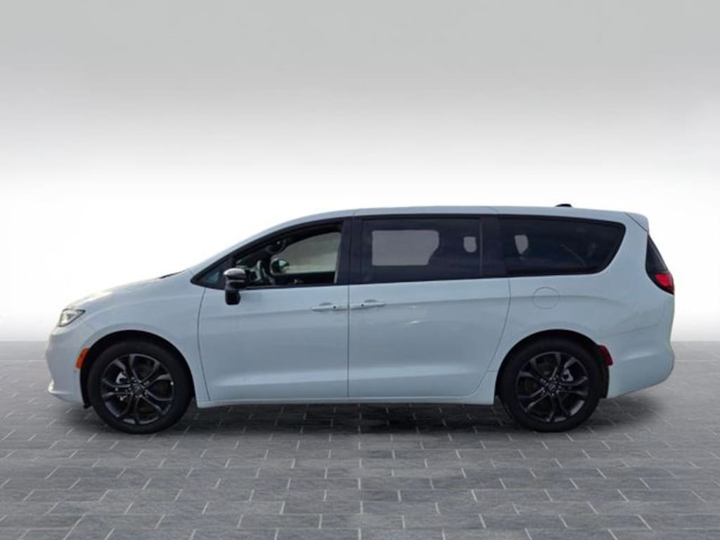 New 2026 Chrysler Pacifica SELECT Passenger Van