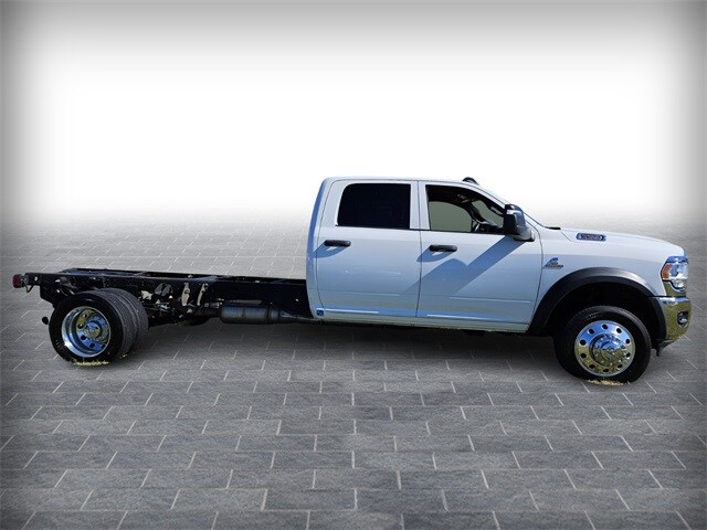 2024 Ram 5500 photo 2