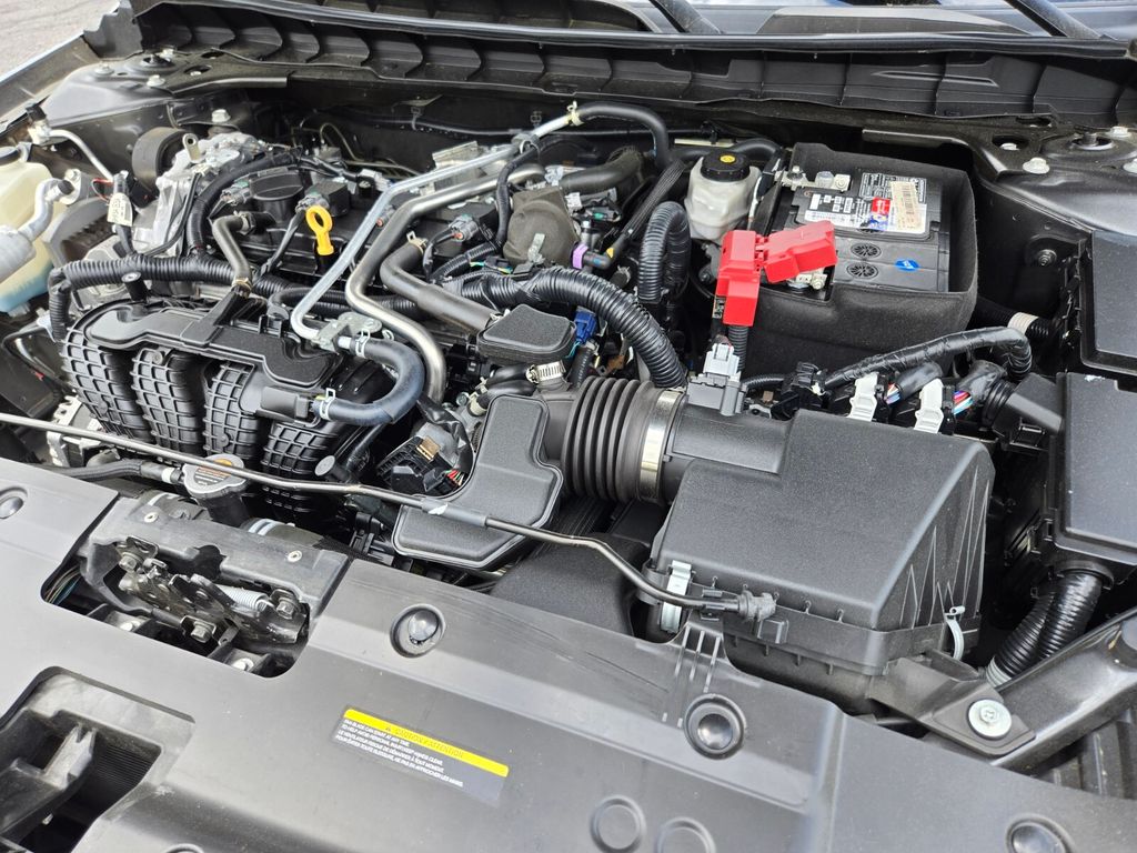 2023 Nissan Altima SR - Photo 17